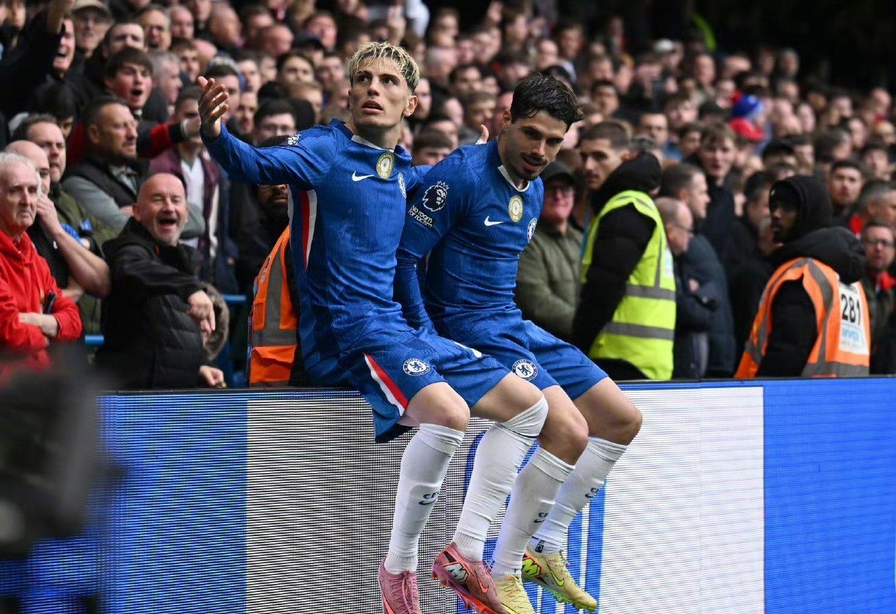 斯基拉：吉乌曾接近外租比萨，但切尔西希望让球员留在英超（斯基拉：吉乌差点租借加盟比萨，切尔西倾向让他留在英超）