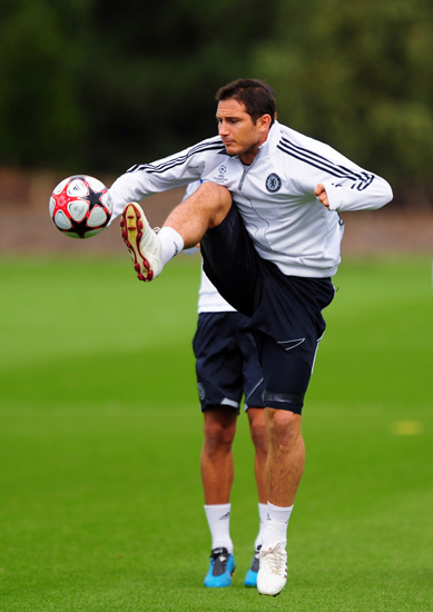 2026年世界杯阿根廷与葡萄牙分组，C罗与梅西将争夺冠军，竞争激烈，可能上演“火星撞地球”对决。